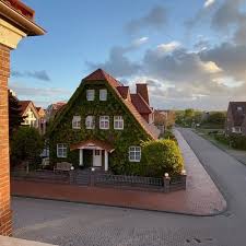 If requested they offer guided walks in english, too. Zeitlos Juist Juist Dachterrasse Wellnessdeck Noch