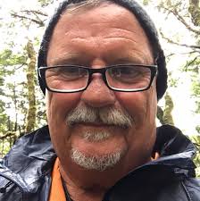 Does anyone's knee make a noise I'm 11weeks since had operation.