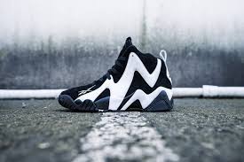 Aug 11, 2020 · a shoe line is a designer's collection of footwear focused on a particular niche (e.g., atheletic, street, dress, etc). How To Start A Sneaker Collection Tips For Collecting Shoes