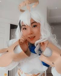 Anyone cosplaying any of the Genshin Impact characters this year? 💛👀✨