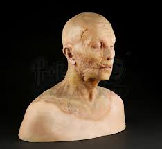 Lecter drugged verger and then convinced him to simultaneously hang himself and cut off most of his own face with a piece of broken mirror, then feed it to. Hannibal 2001 Mason Verger Gary Oldman Make Up Test Bust Current Price 900