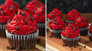 A few hours later i add some more dye , mix, let sit overnight. Chocolate Chip Red Velvet Buttercream I Scream For Buttercream