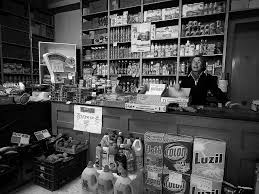 La tienda abrió sus puertas en 1871. Tienda De Ultramarinos Like In The Old Good Days By Toyaguerrero Via Flickr Ultramarinos Tienda De Ultramarinos Tiendas Antiguas