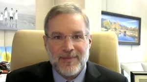 Trucking association chief says industry at 'edge of cliff'