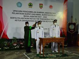 Gaji umr jateng 2017 , daftar. Umk Jateng 2019 Pemerintah Provinsi Jawa Tengah
