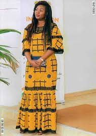 Le mélange dentelle et pagne ethnique pour un style fashion. Afrikanischekleider African Fashion Skirts African Design Dresses Long African Dresses