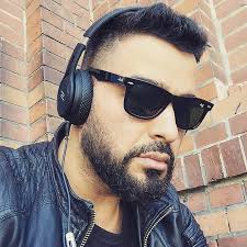 Moe phoenix is a german r&b singer with lebanese roots. Moe Phoenix From Germany Popnable