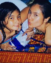 8 Foto Jadul Wulan Guritno dan Shalom Razade