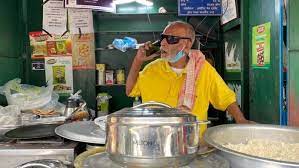 Mujhe twitter pe itni public city mil gayi ki mai bhi twitter pe aa gya. Delhi S Baba Ka Dhaba Owner Attempts Suicide Admitted To Safdarjung Hospital