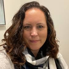 Elva Carr's Instagram, Twitter & Facebook