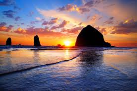 We call it the dinner show, a unique cooking class and dining experience that takes about 3 hours, and everything prepared is presented to guests in full portions: 23 Cool Things To Do In Cannon Beach Or Small Town Washington