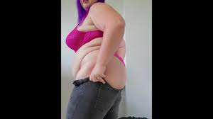 Trying on my old Clothes - Pornhub.com