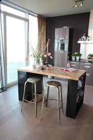 Idée ilot central cuisine vient du dossier un îlot central dans la cuisine, utile et pratique à la fois où vous trouverez 3 autres photos de décoration intérieur. Epingle Sur Cuisine