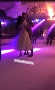 Ieri seară, pe data de 15 octombrie, toți membrii familiei băsescu au petrecut după. SÄƒrbÄƒtoare Mare In Familia BÄƒsescu Eba È™i A Botezat AstÄƒzi FetiÈ›a Cancan Ro