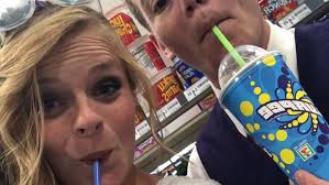 Couple reminisces about Slurpee engagement photos
