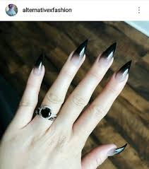Black And Pink Ombre Stiletto Nails Pin By Oriana Havlicek On Nails Goth Nails Witch Nails Gothic Nails