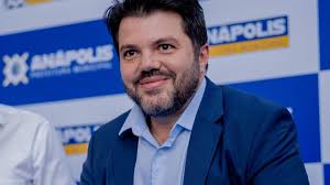 Márcio Corrêa anuncia que Anápolis terá ônibus gratuito aos finais de  semana e feriados