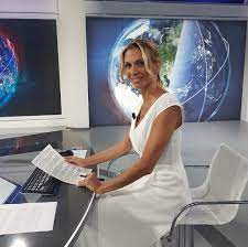 È pubblicamente noto il fatto che la giornalista romagnola sia stata sposata con il conduttore televisivo federico quaranta, il loro matrimonio è durato dal 2008 al 2012. Simona Branchetti Biografia Eta Altezza Peso Figli Marito E Vita Privata Spettegolando
