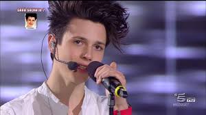 Amici 16, Serale del 29 aprile: eliminato Cosimo, Riccardo contro i giudici 