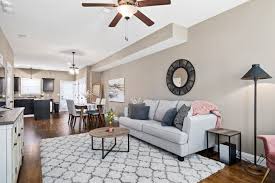 How far is clarksville (indiana) from nashville? Aprils Academy Downtown Clarksville Nashville Townhouses For Rent In Clarksville Tennessee United States