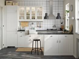 Cuisine ikea blanche moderne ouverte sur le salon. Ikea 15 Modeles De Cuisine Pour Tous Les Interieurs