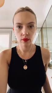 Official Scarlet Lyonne