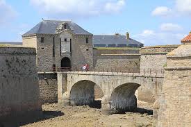Fortifications De La Ville Citadelle Et Remparts A Port Louis Citadelle Monuments Historiques Monuments