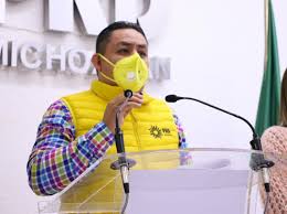 Es egresado de la escuela normal urbana federal, y se he desempeñado como profesor en escuelas rurales. Raul Moron Debe Renunciar A La Presidencia Municipal Ha Descuidado A Morelia Por Sus Intereses Personales Prd Michoacan Prd Michoacan