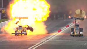 Dragsters, also commonly called diggers, can be broadly placed in three categories, based on the fuel they use: So Sieht Es Aus Wenn Der 10 000 Ps Motor Eines Top Fuel Dragsters Explodiert