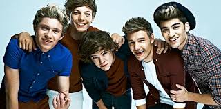 Harry'nin solo rock n roll tarzına aşık olunca one direction'a da göz atayım dedim ve asla küçümsenecek, ergen grubu diye kenara atılacak bi. One Direction This Is Us Movie Review For Parents