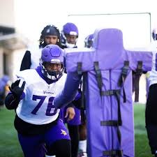 The vikings defensive tackle is … 8eqexpvq7xn6sm