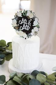 Wedding Cake Topper Floral Black White Acrylic Wedding Cake Etsy In 2020 Wedding Cake Toppers Modern Wedding Cake Toppers Wedding Cake Toppers Unique