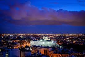 Barrierefrei, rollstuhlgerecht, personenaufzug, voll klimatisiert. Aktualisiert 2021 Penthouse Studio Apartment Madrid W Stunning Views Of Historical Center Appartement In Madrid Tripadvisor