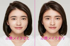 憧れの 小顔 をメイクでつくるためには ハイライトやシェーディングなど コスメがたくさん必要 なんて思い込んでいませんか でも たったひとつのアイテムでも小顔見せは可能ですよ と教えてくれたのは 小顔 メイク メイク トレンドメイク