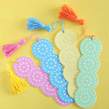 Whether you want something minimal and classy or something crazy and vibrant there's a diy bookmark. 17 Diy Bookmarks