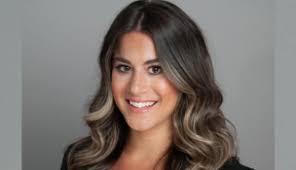 Catherine Fee's Instagram, Twitter & Facebook