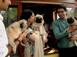 Maharashtra navnirman sena president raj thackeray's son amit thackeray's wedding reception. Pet Dog Bond Bites Raj Thackeray S Wife Plastic Surgery Done Oneindia News