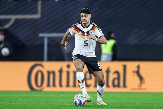 Aleks Pavlović on Lothar Matthäus comparing him to Toni Kroos, and who were  his midfield role models growing up🗣️: "When Lothar Matthäus compares you  with Toni Kroos, it's nice to hear, but