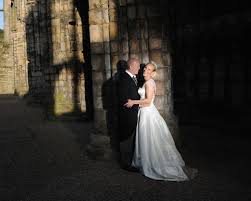Zara tindall has today announced that she is expecting her third child with husband mike tindall. Zara Tindall News Royal Rule Stopped Zara Having Same Wedding Gift As Kate Middleton Royal News Express Co Uk