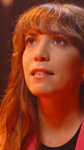 Raconter des trucs pour la télé du Tessin @confederation.music 💖 ➡️ tu  peux voir notre session live sur le lien dans ma bio 💅🙌,  #confederationmusic #livemusic #bandlive #swissmusic #deliameshlir ...