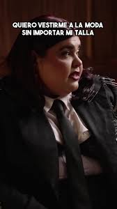 Cuando Bella Elige A Antonio En El Palacio Su Traje Risada