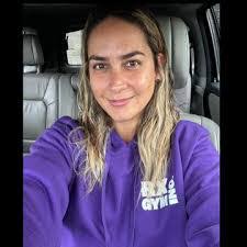 Kelsey Talbot's Instagram, Twitter & Facebook