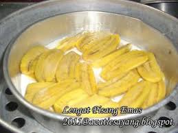 Tapi hari ini, saya meletakkan sedikit kelapa parut selepas bersembang dengan sahabat di surau ad dhuha bila dia mengatakan sedap diletak inti kelapa parut yang ditaburkan sedikit garam. Salam Semua Minum Ptg Kami Pada Hari Ini Iaitu Lengat Pisang Stail Org Perak Arwah Mak Ajar Resepi Yg Sgt Mudah Spice Cake Recipes Recipes Cake Recipes