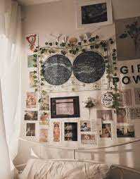 An aesthetic bedroom doesn't have to look fancy and pretentious. Vsco Happyvibes Room Inspiration Bedroom Aesthetic Room Decor Room Decor