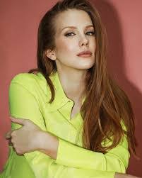 Estela Trevizo's Instagram, Twitter & Facebook