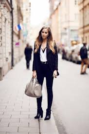 28 Idees Comment Porter Les Bottines A Talon Cet Hiver Fashion Fashion Outfits Style