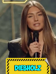 Lorena Raygoza's Instagram, Twitter & Facebook