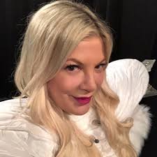 Even unicorns take selfies! 🦄 📸: Tori Spelling