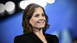 Sigourney Weaver: "Ich spiele keine starken Leute, sondern Leute, die stark  sein müssen" | ZEIT ONLINE