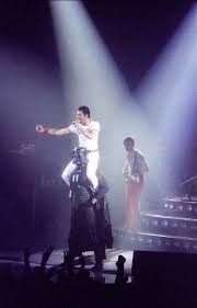 Скачивай и слушай queen love of my life live at wembley 1986 и seal who wants to live forever queen live at wembley a tribute to freddie mercury 1992 на zvooq.online! Queen At Wembley Arena Getty Images Gallery